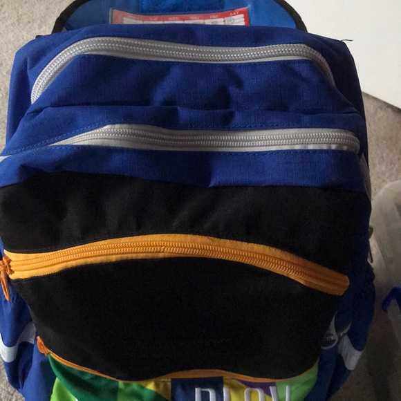 Awesome backpack with cool features - Picture 10 of 16